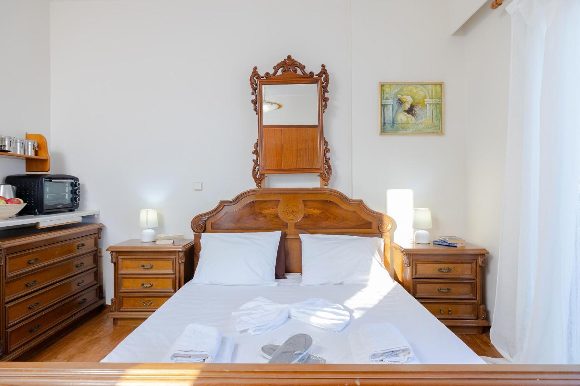 Beachfront Socrates Apartment