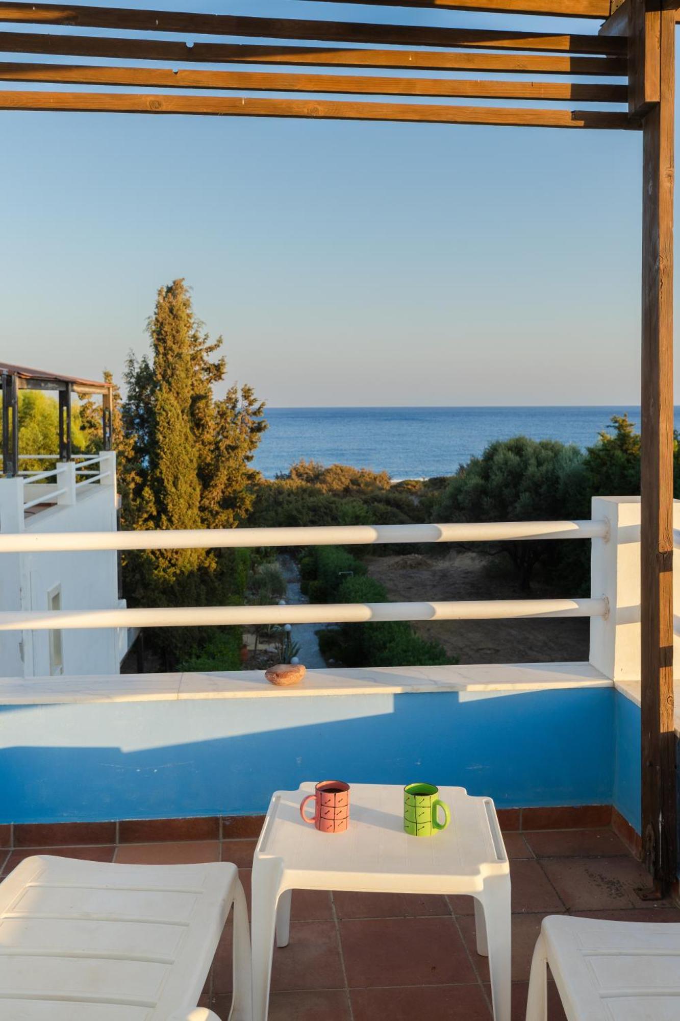 Beachfront Socrates * Gennadi